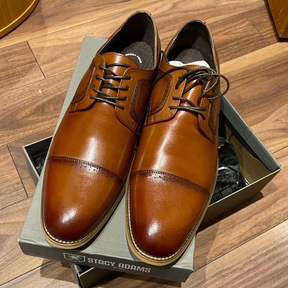 NWOT Stacy Adams Dickinson shoes in a box